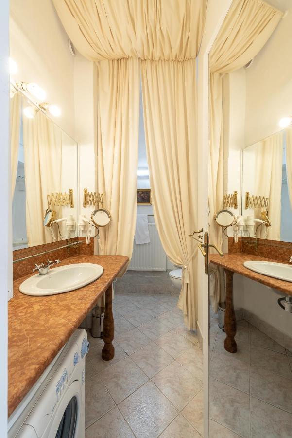 Vintage Elegance Mostcentralapt !Vaci Street! Budapest Exterior photo