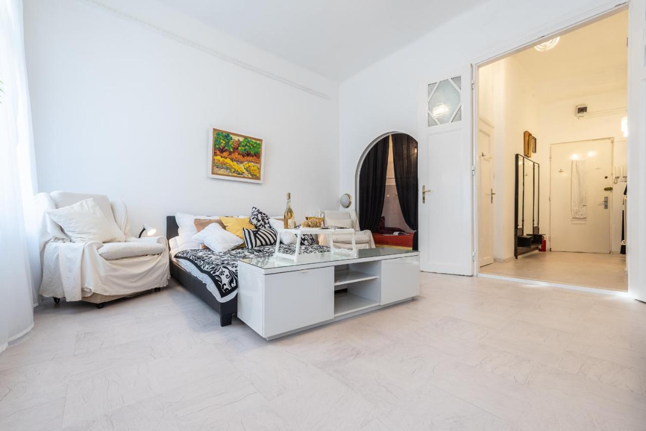 Vintage Elegance Mostcentralapt !Vaci Street! Budapest Exterior photo